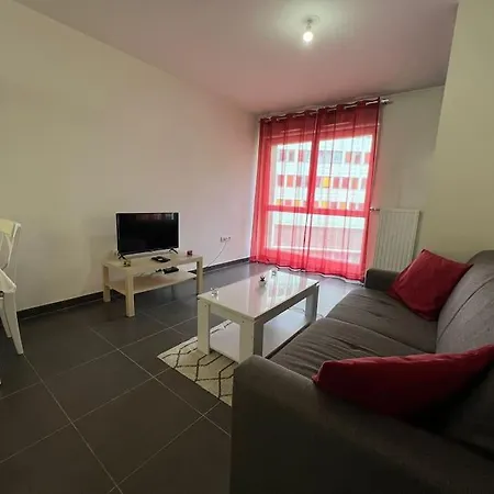 شقة Spacious Studio 5 Min To Seine & M14 Rerc *